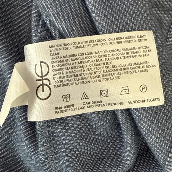 GH Bass & Co Womens Snap Front Collared Shirt Medium Oversized Striped Casual - Picture 5 of 11